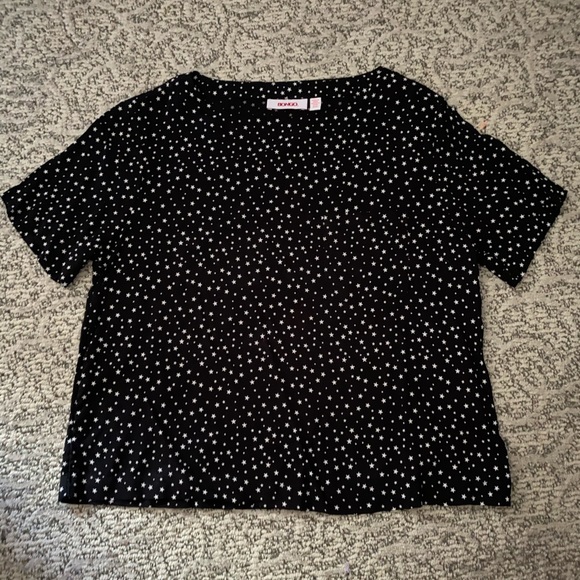 Black top with white stars - Picture 1 of 1